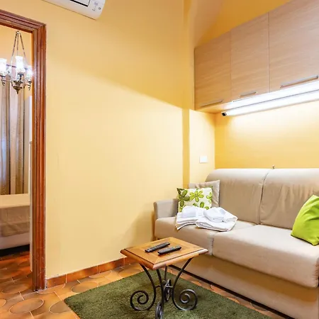 Yellow Near The Train Station With Balcony Apartment *